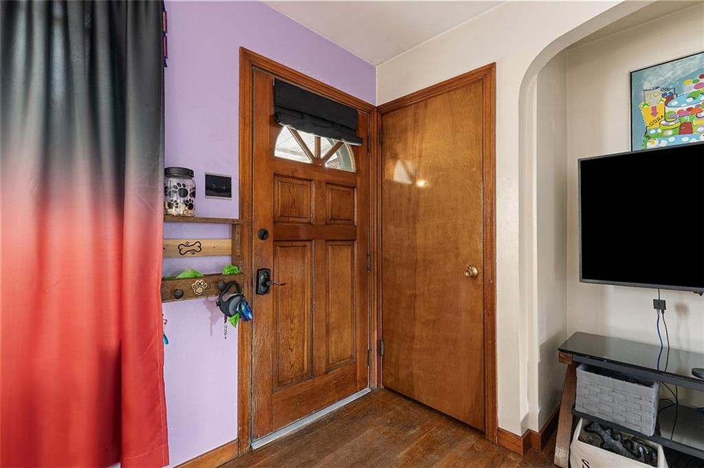 840 Agnew Road Pittsburgh, PA 15227 - Photo 5 of 36