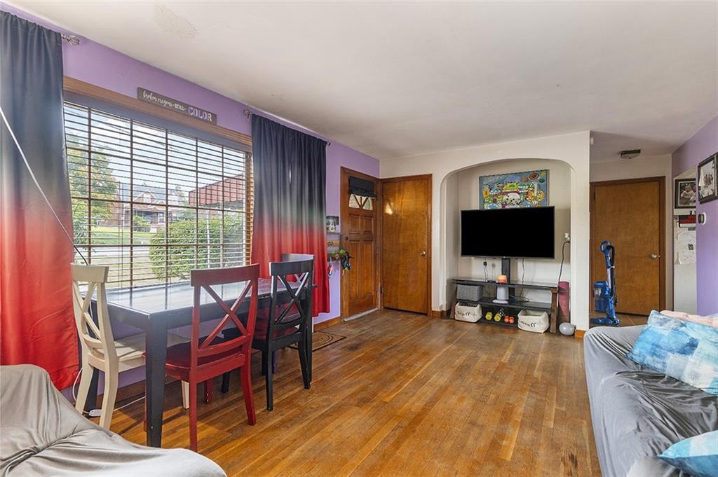 840 Agnew Road Pittsburgh, PA 15227 - Photo 8 of 36