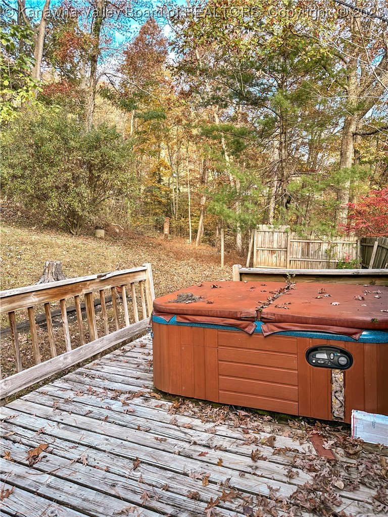 1652 Thunder Road Chapmanville, WV 25508 - Photo 24 of 31 Gallery Image 24