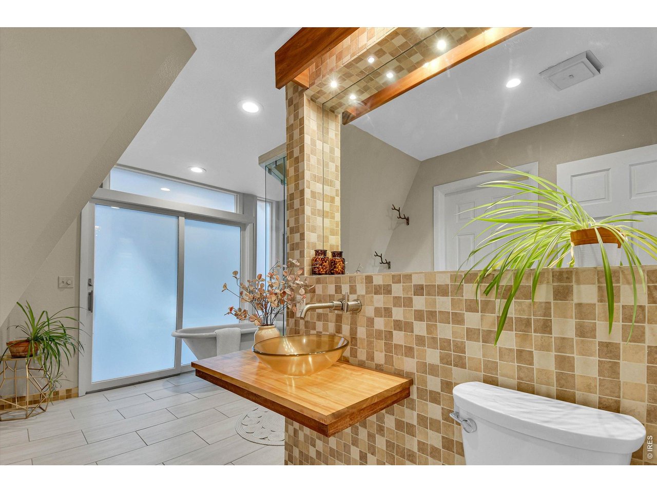 28 Pine Brook Road Boulder, CO 80304 - Photo 23 of 47 Luxury, large bath area (not primary bath)