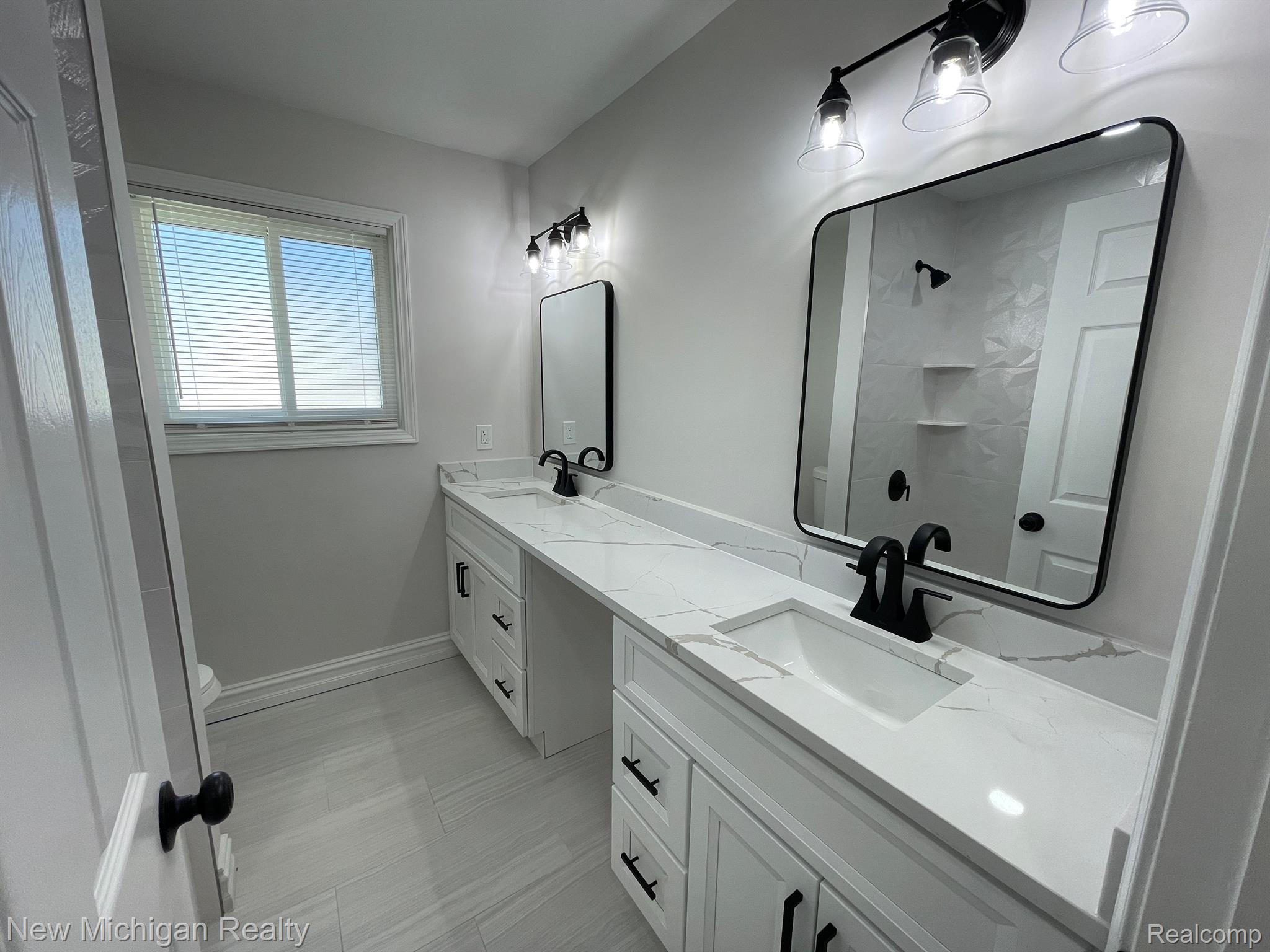 7679 Provincial Road Canton, MI 48187 - Photo 18 of 32 Main Bathroom
