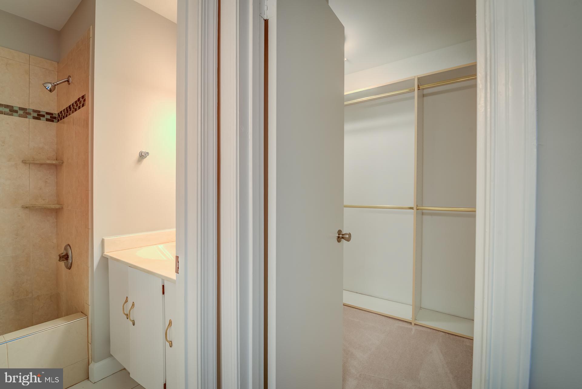 910 Moorefield Creek Road Southwest Vienna, VA 22180 - Photo 25 of 56 Master Bathroom