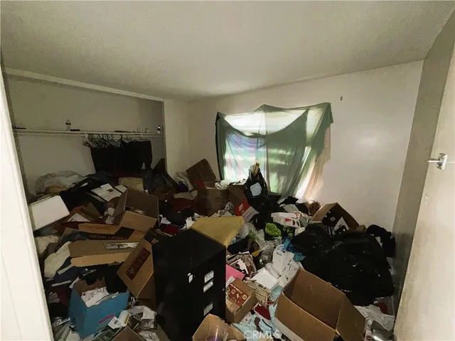 a gym equipment sitting on a floor