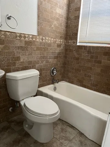 $1,350 | 1923 McDuffie Street, Unit 4, Houston, TX 77019