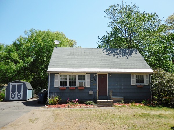 726 Piper Road West Springfield, MA 01089 - Photo 2 of 26