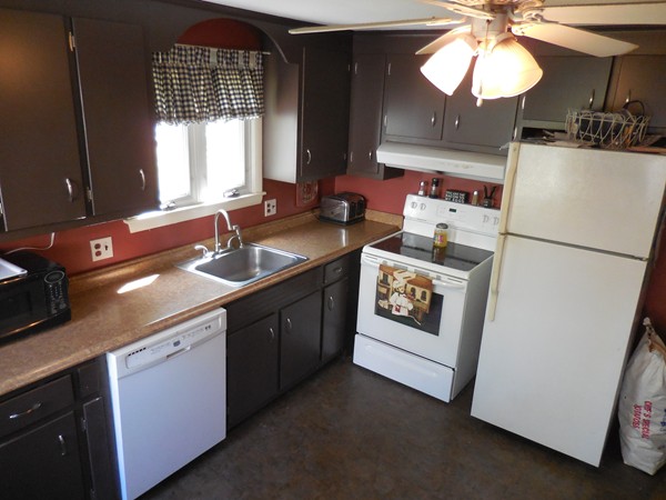 726 Piper Road West Springfield, MA 01089 - Photo 4 of 26