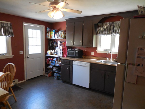 726 Piper Road West Springfield, MA 01089 - Photo 5 of 26