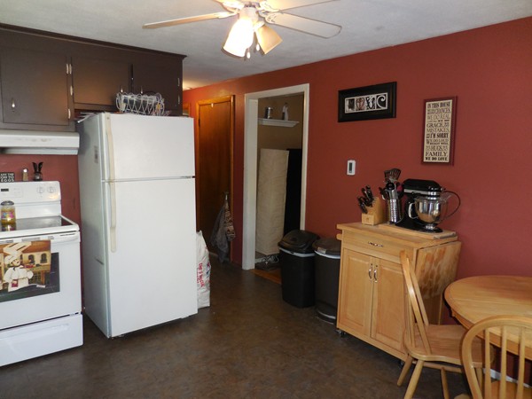 726 Piper Road West Springfield, MA 01089 - Photo 6 of 26