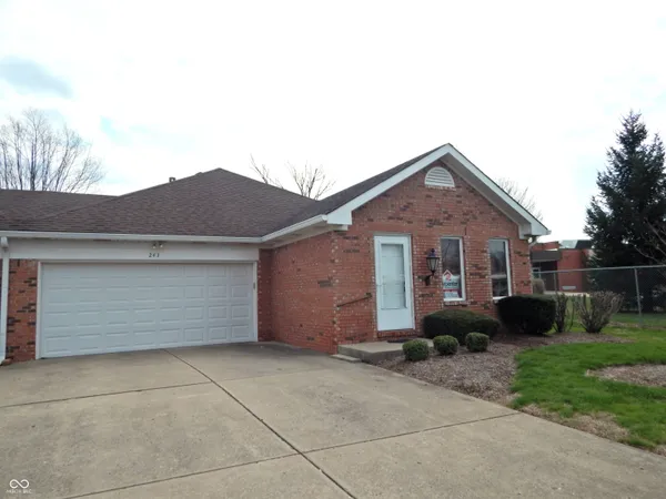 $222,500 | 243 Meridian Court, Unit 17, Pittsboro, IN 46167