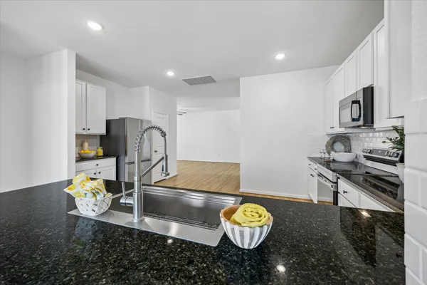 $2,200 | Undisclosed Address, Jarrell, TX 76537