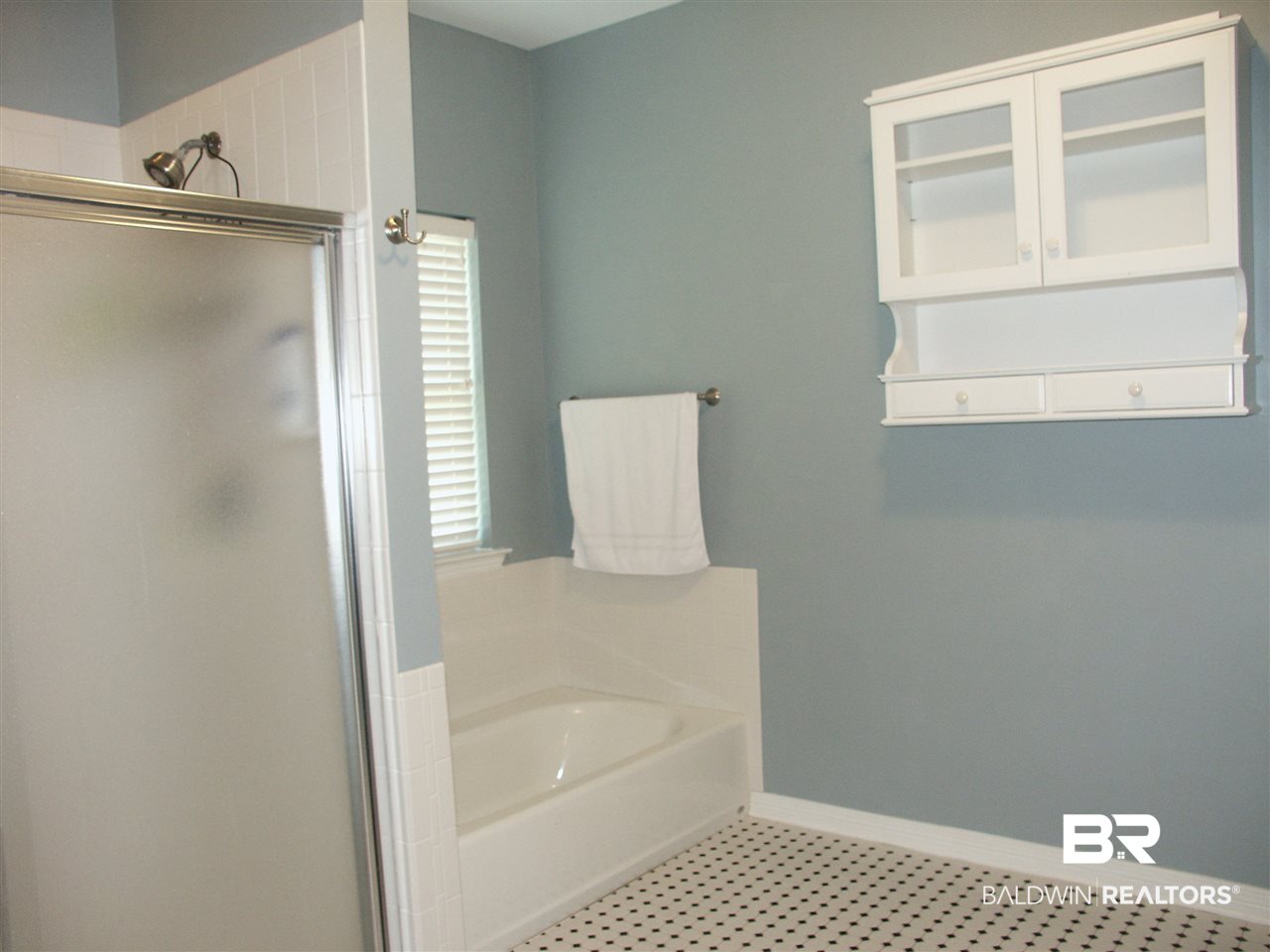 2829 Avenida Alberto Lillian, AL 36549 - Photo 13 of 26 Master Bath