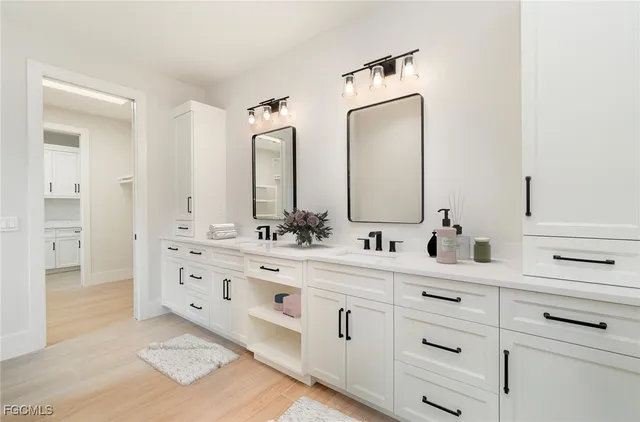 $1,288,000 | 2605 Southwest 37th Street, Cape Coral, FL 33914