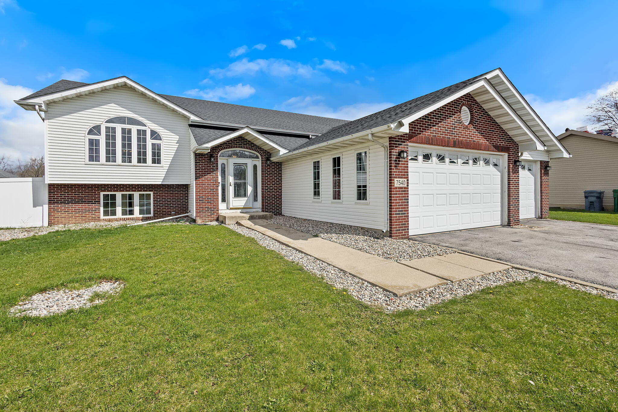 7540 92nd Avenue Crown Point, IN 46307 - Photo 2 of 34 2048x1365