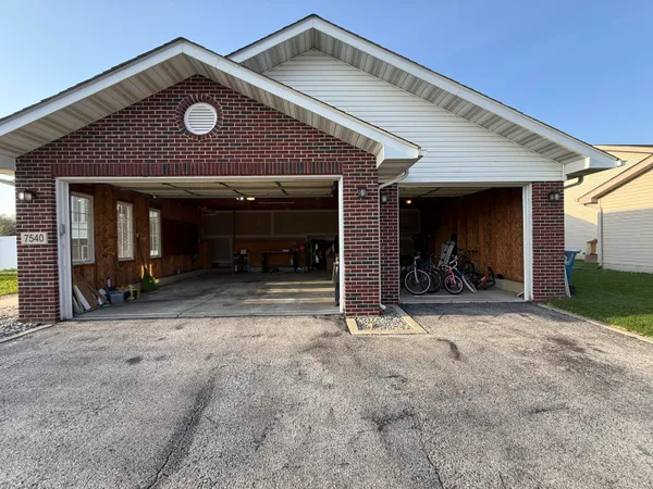$445,000 | 7540 92nd Avenue, Crown Point, IN 46307