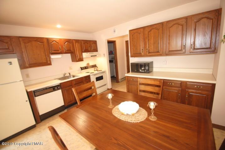 342 Ridge Road Pocono Lake, PA 18347 - Photo 10 of 43 342 Ridge Rd (9)
