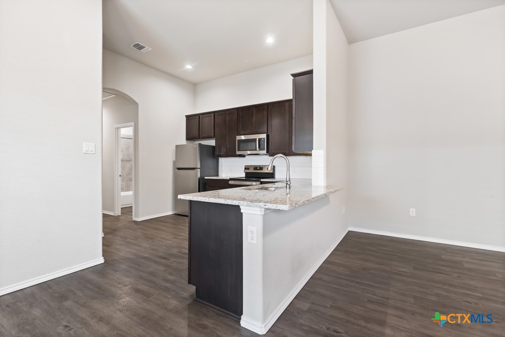 636 Heathers Way Seguin, TX 78155 - Photo 10 of 26