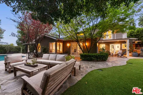 $3,995,000 | 3354 Mandeville Canyon Road, Los Angeles, CA 90049