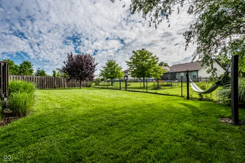 $285,000 | 7061 North Lyndhurst Crossing, McCordsville, IN 46055