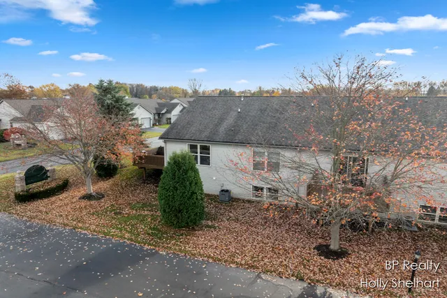 $247,500 | 227 Heatherview Street Northwest, Sparta, MI 49345