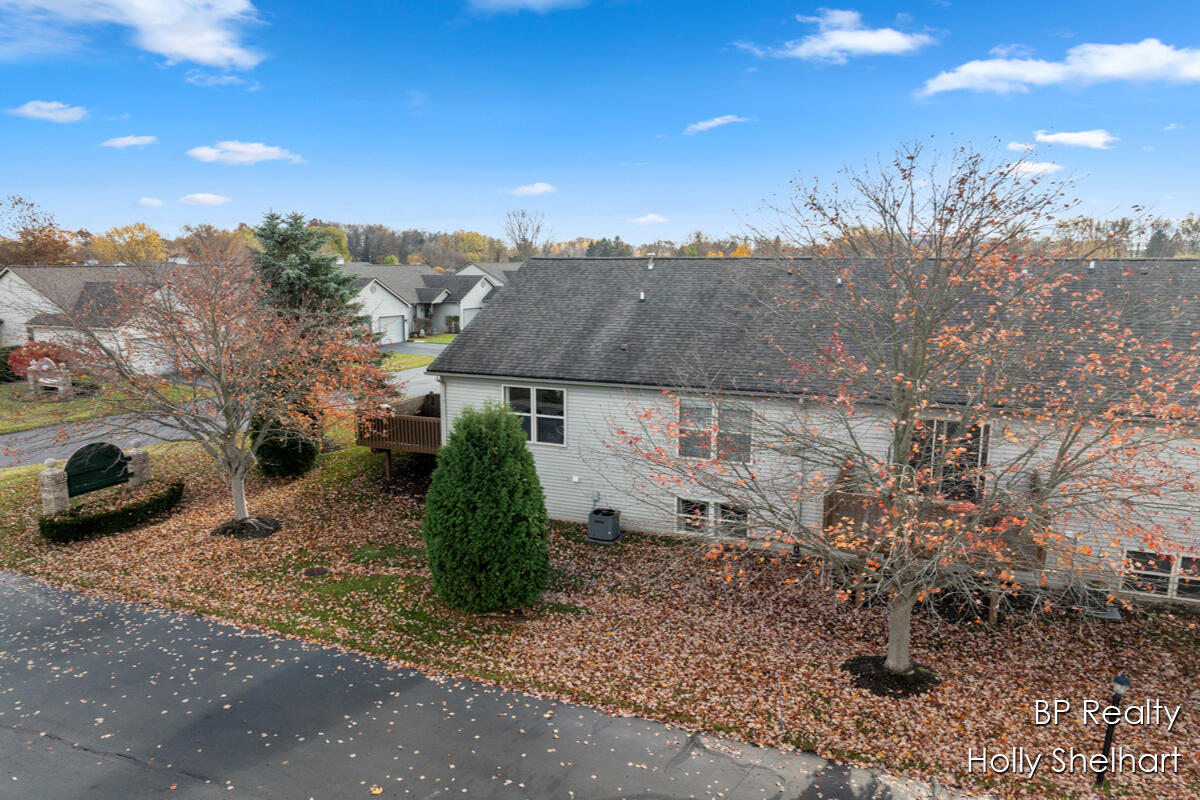 227 Heatherview Street Northwest Sparta, MI 49345 - Photo 22 of 25 IMG_1021