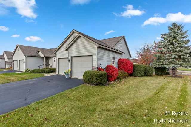 $247,500 | 227 Heatherview Street Northwest, Sparta, MI 49345