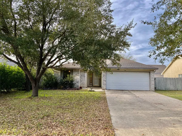$1,800 | 140 Llama Loop, Kyle, TX 78640