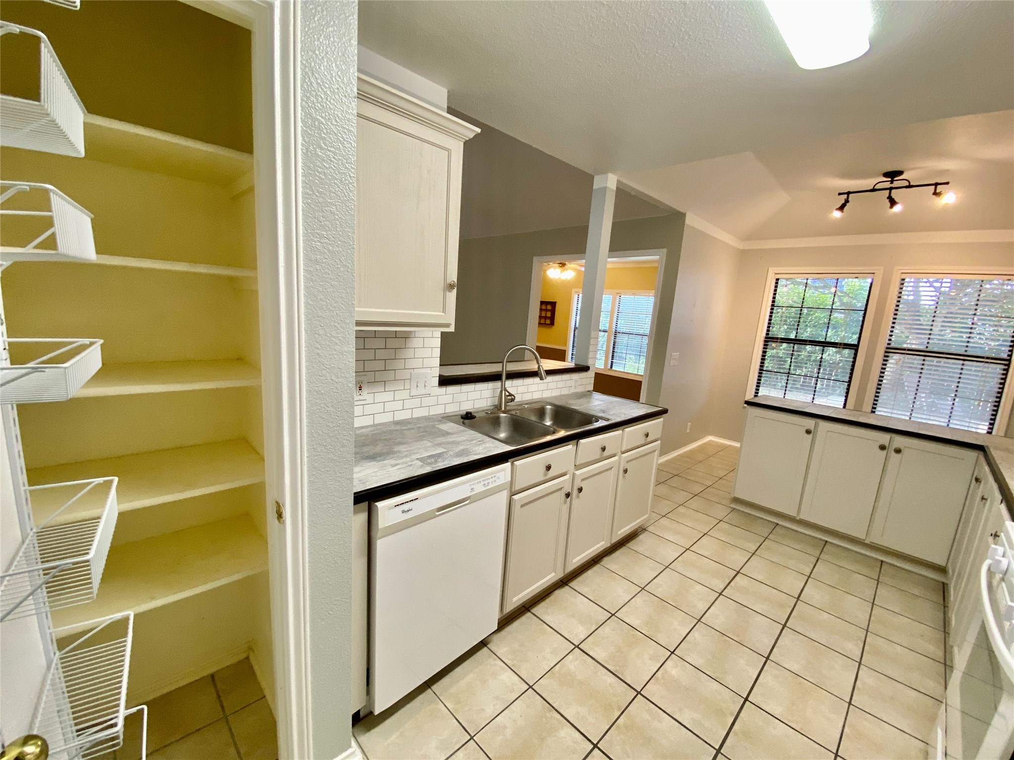 140 Llama Loop Kyle, TX 78640 - Photo 11 of 35