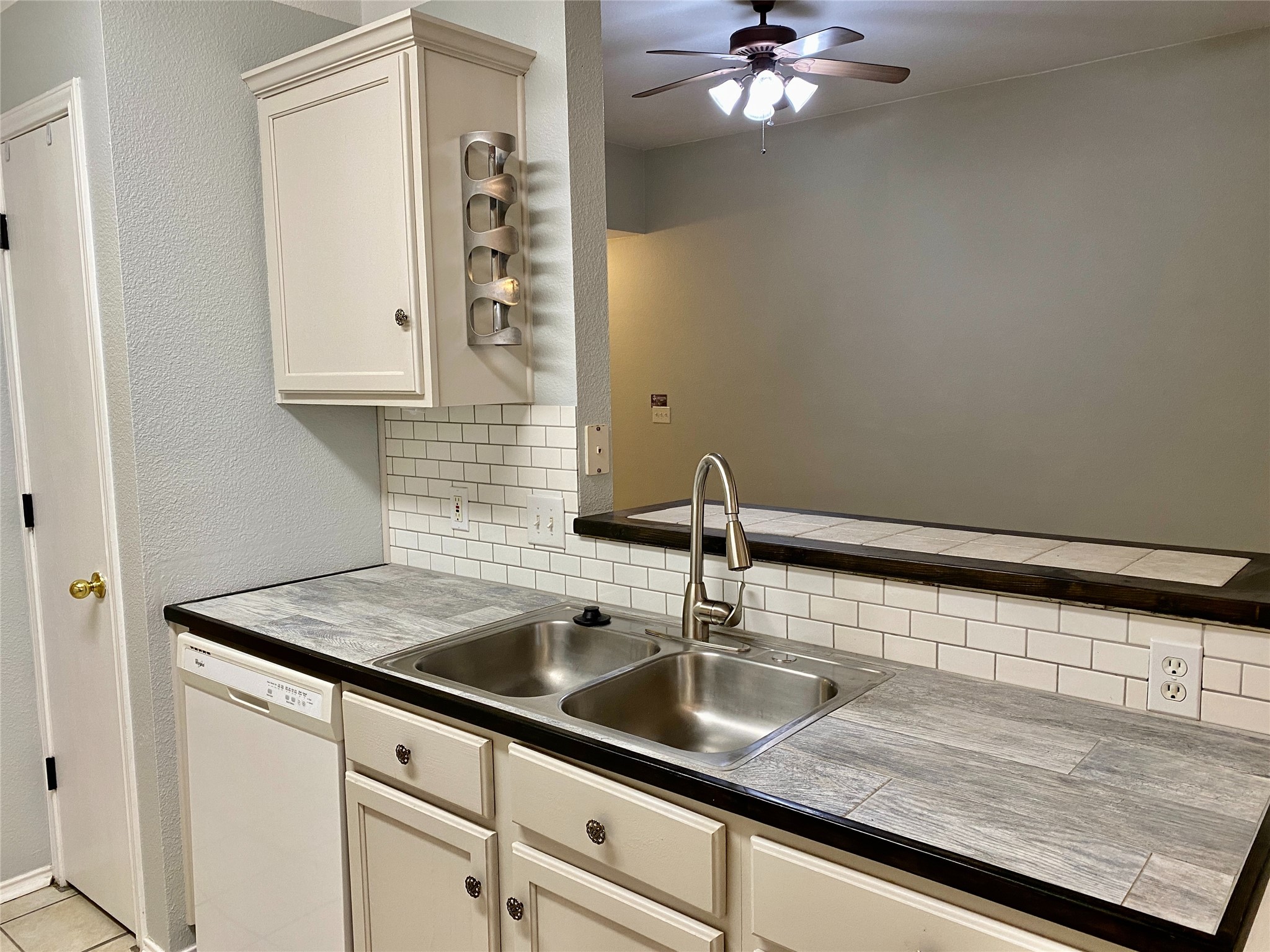 140 Llama Loop Kyle, TX 78640 - Photo 14 of 35