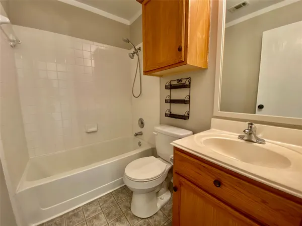 $1,800 | 140 Llama Loop, Kyle, TX 78640