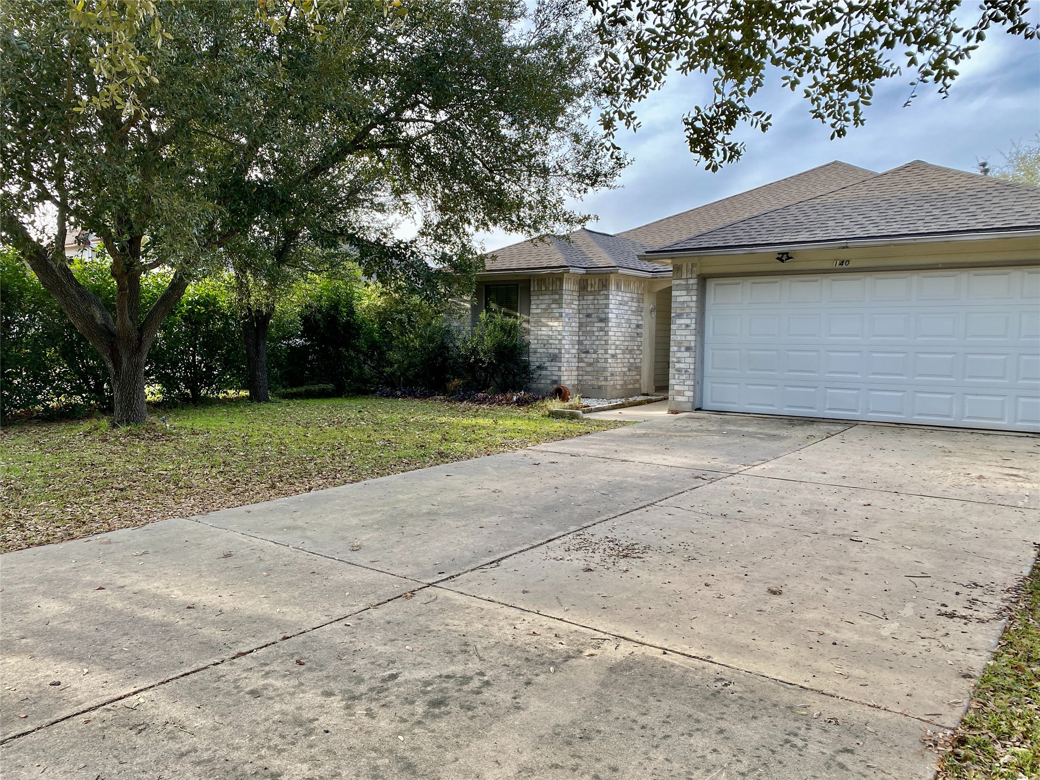 140 Llama Loop Kyle, TX 78640 - Photo 2 of 35