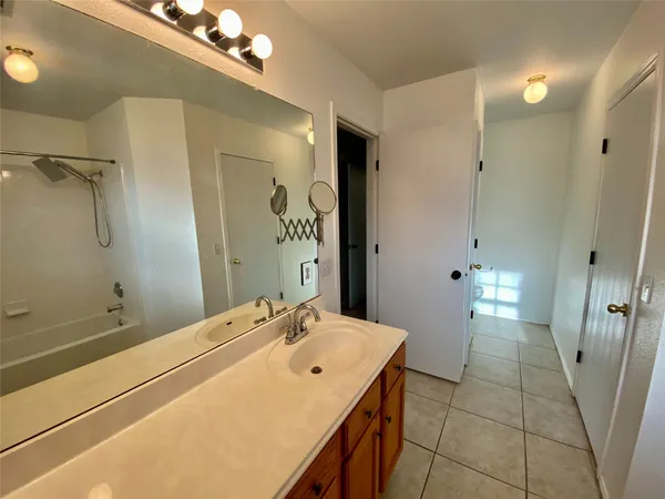 $1,800 | 140 Llama Loop, Kyle, TX 78640