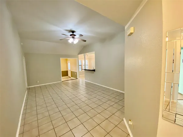 $1,800 | 140 Llama Loop, Kyle, TX 78640