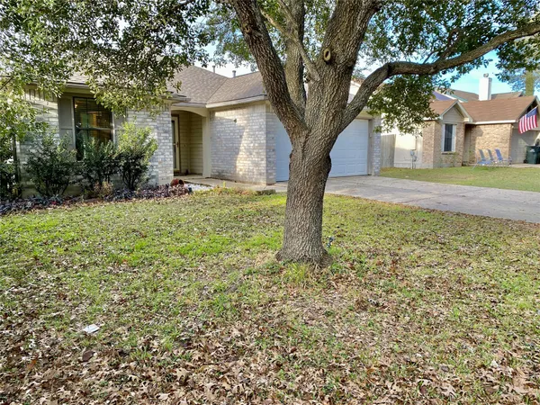 $1,800 | 140 Llama Loop, Kyle, TX 78640