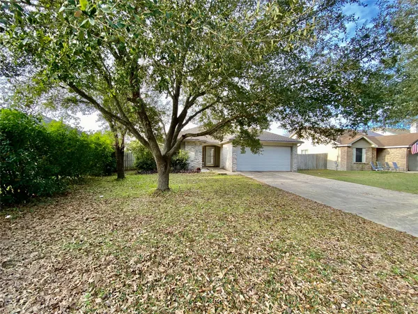 $1,800 | 140 Llama Loop, Kyle, TX 78640