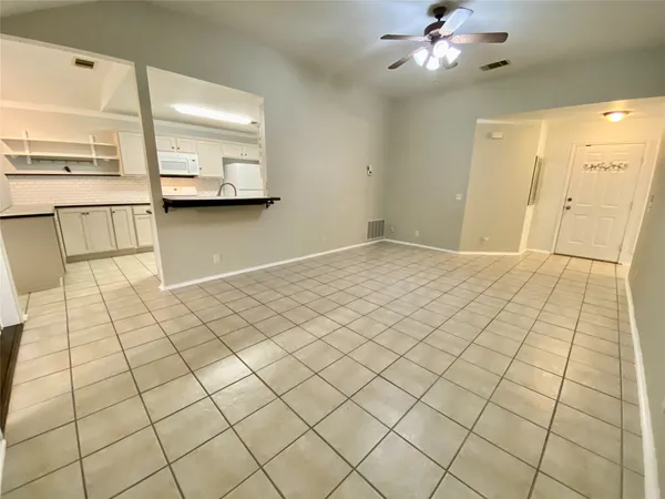 $1,800 | 140 Llama Loop, Kyle, TX 78640