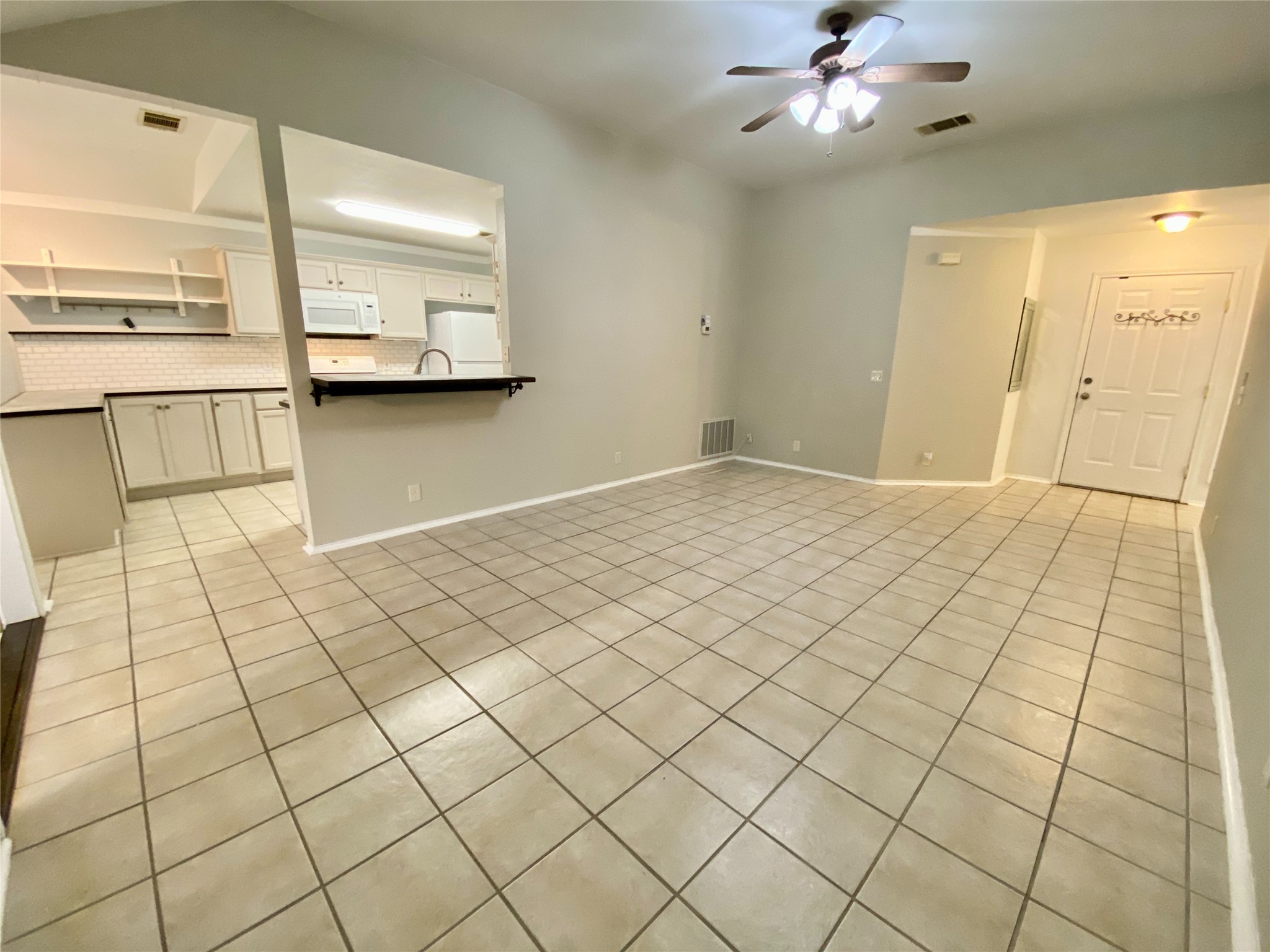 140 Llama Loop Kyle, TX 78640 - Photo 5 of 35