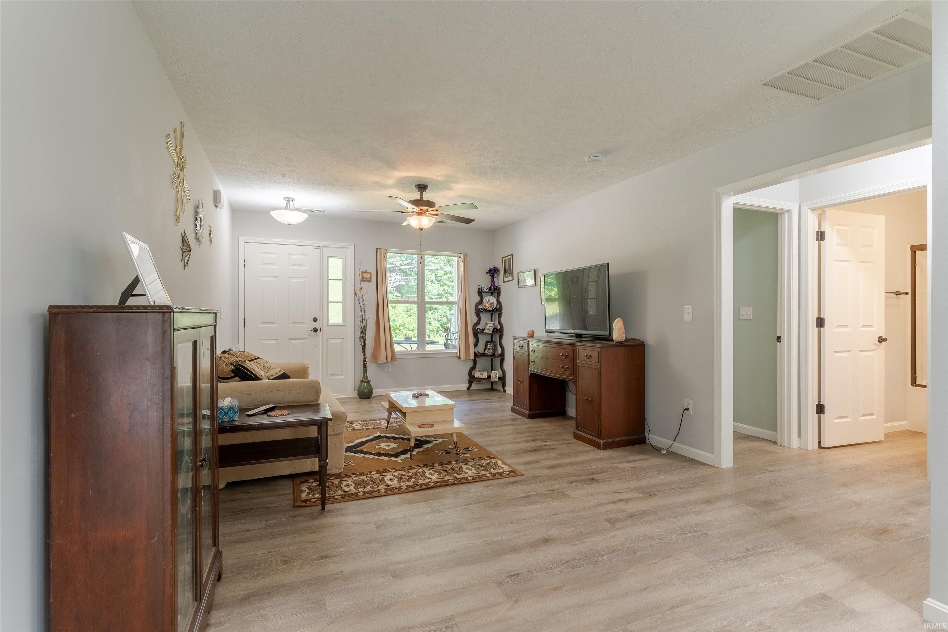 10320 Old State Road Evansville, IN 47711 - Photo 6 of 36