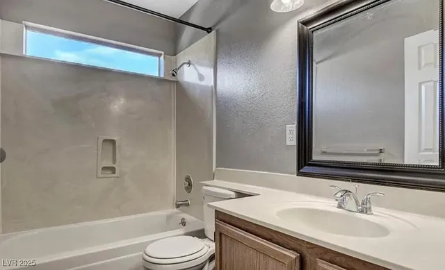 $2,300 | 7720 Leavorite Drive, Las Vegas, NV 89128