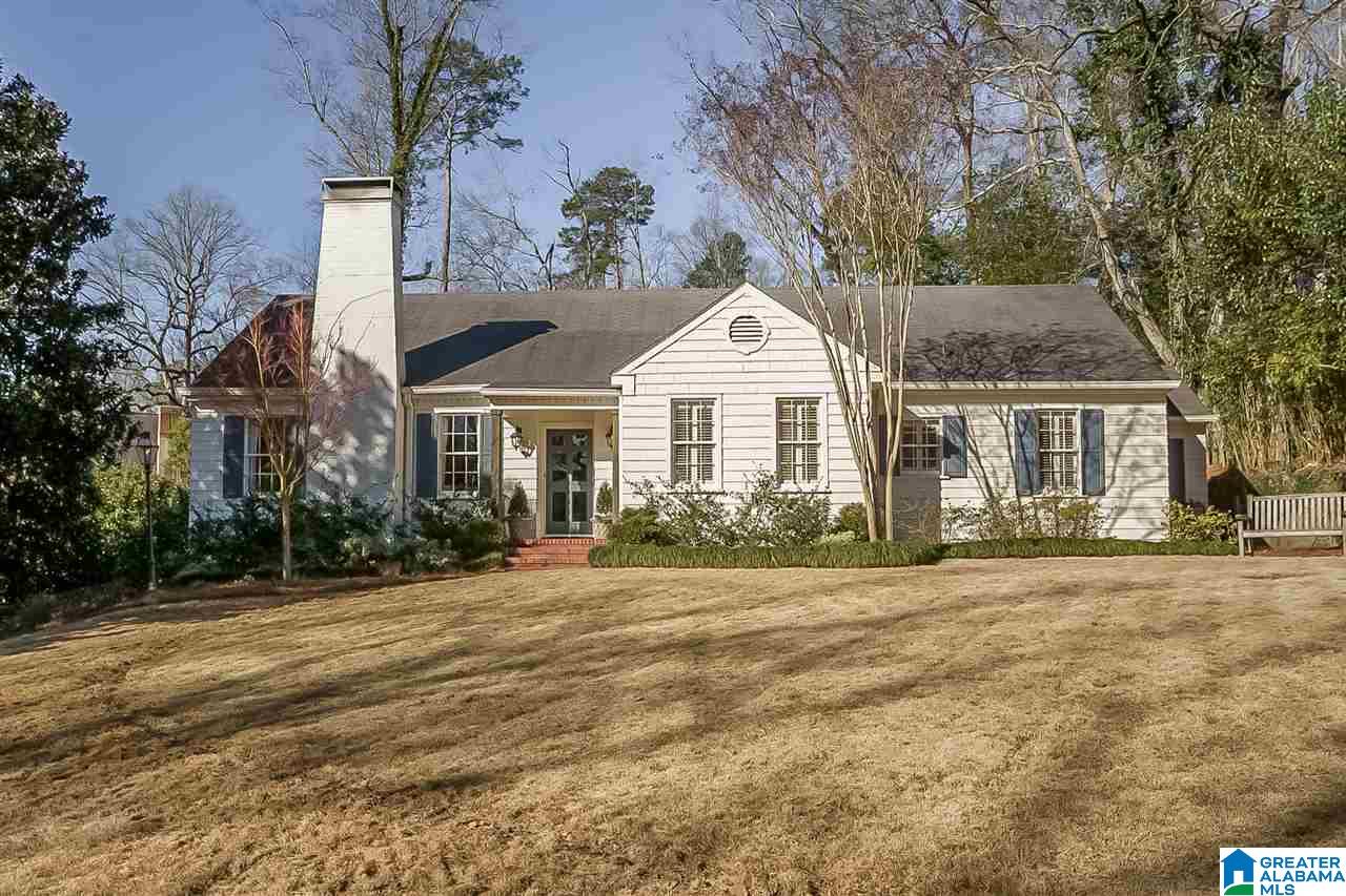 18 Woodhill Road Birmingham, AL 35213 - Photo 1 of 50
