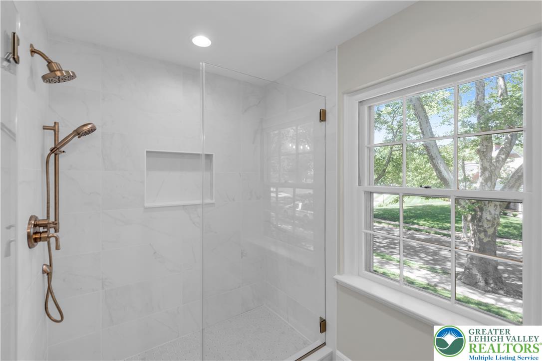 1942 Sycamore Street Bethlehem, PA 18017 - Photo 44 of 74