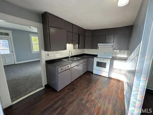 $149,000 | 2923 Mt Vernon Avenue, Evansville, IN 47712