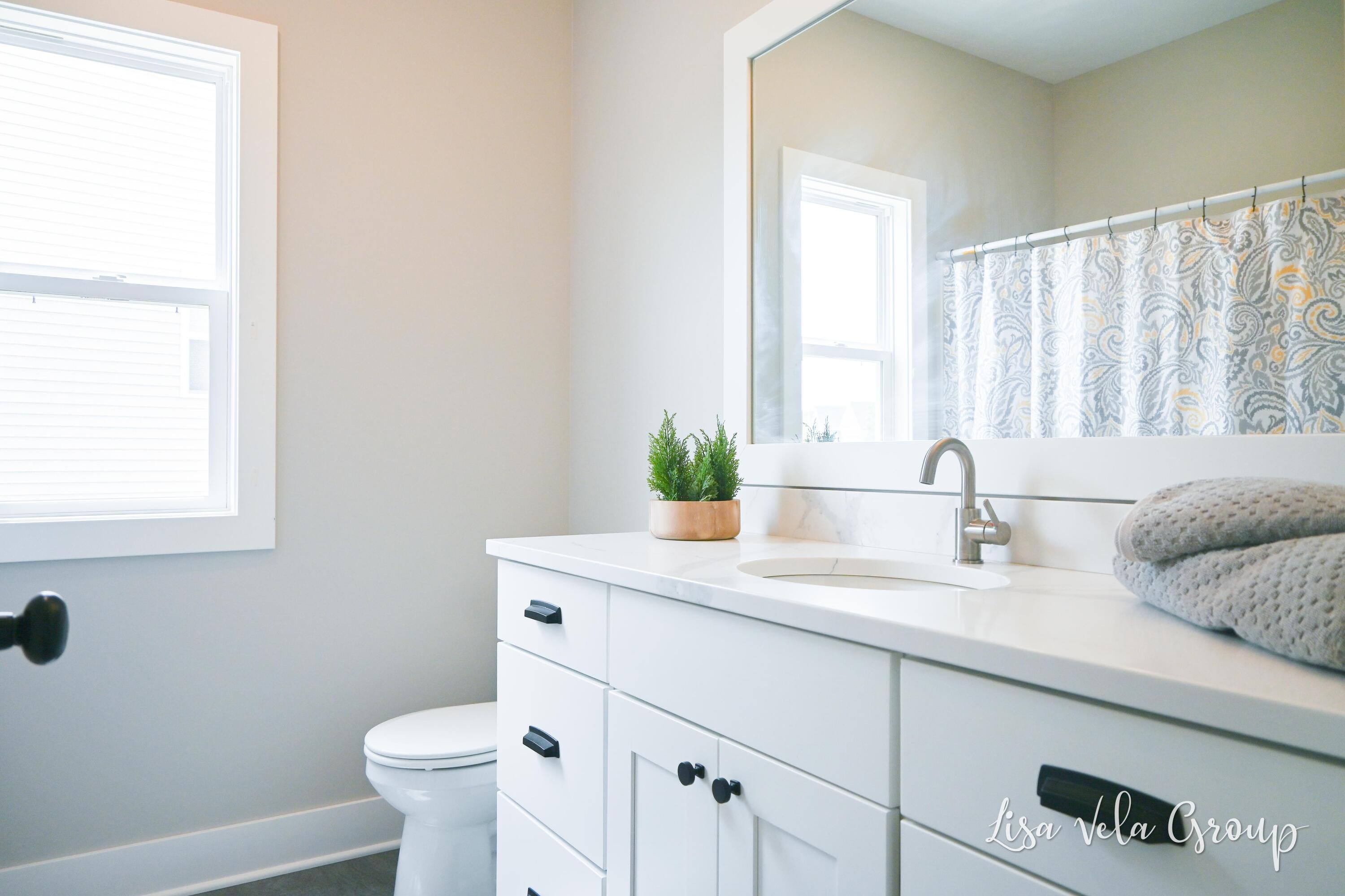 269 Ira Spring Road Holland, MI 49423 - Photo 30 of 52 Main Bathroom