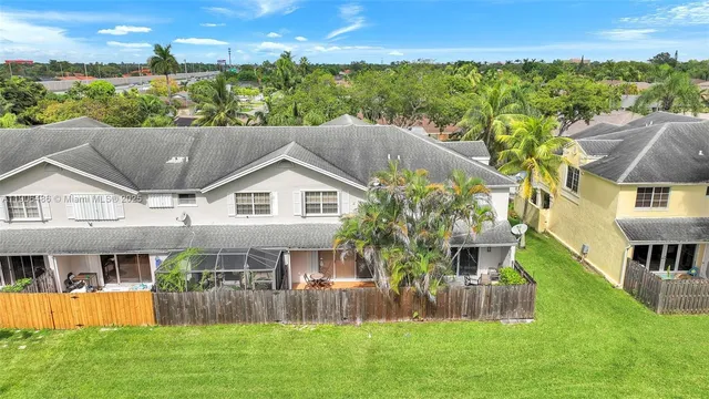 a view of house with garden