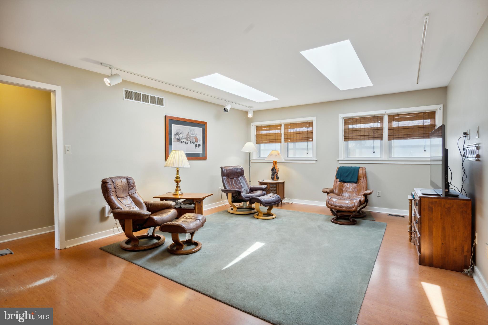 1008 Cowpath Road Hatfield, PA 19440 - Photo 21 of 65 Living room