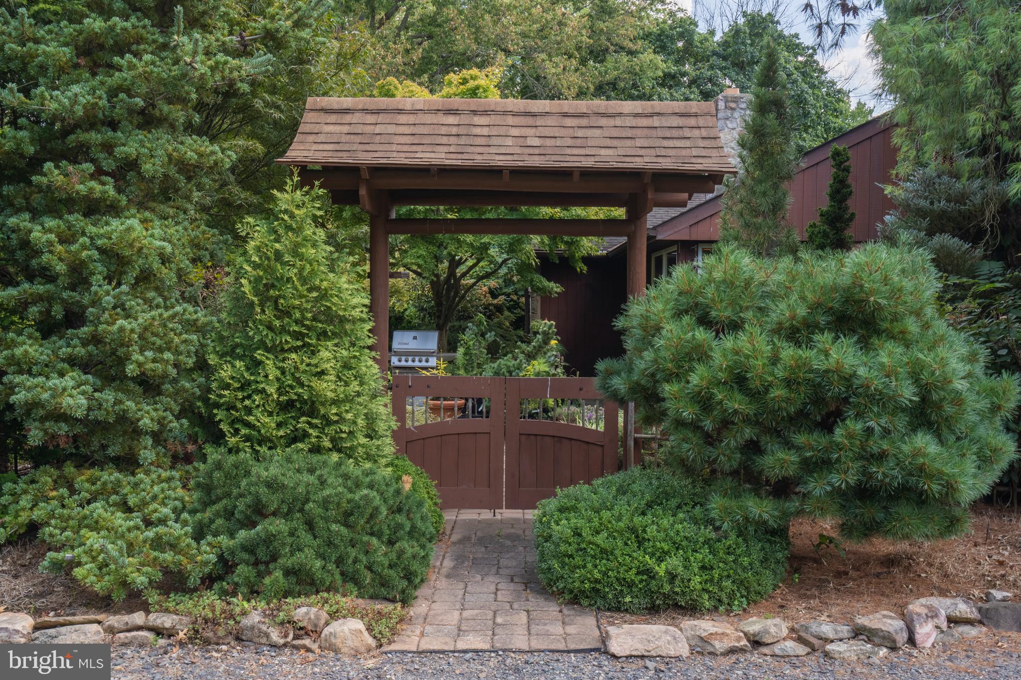 1008 Cowpath Road Hatfield, PA 19440 - Photo 3 of 65 Gate to front garden patio