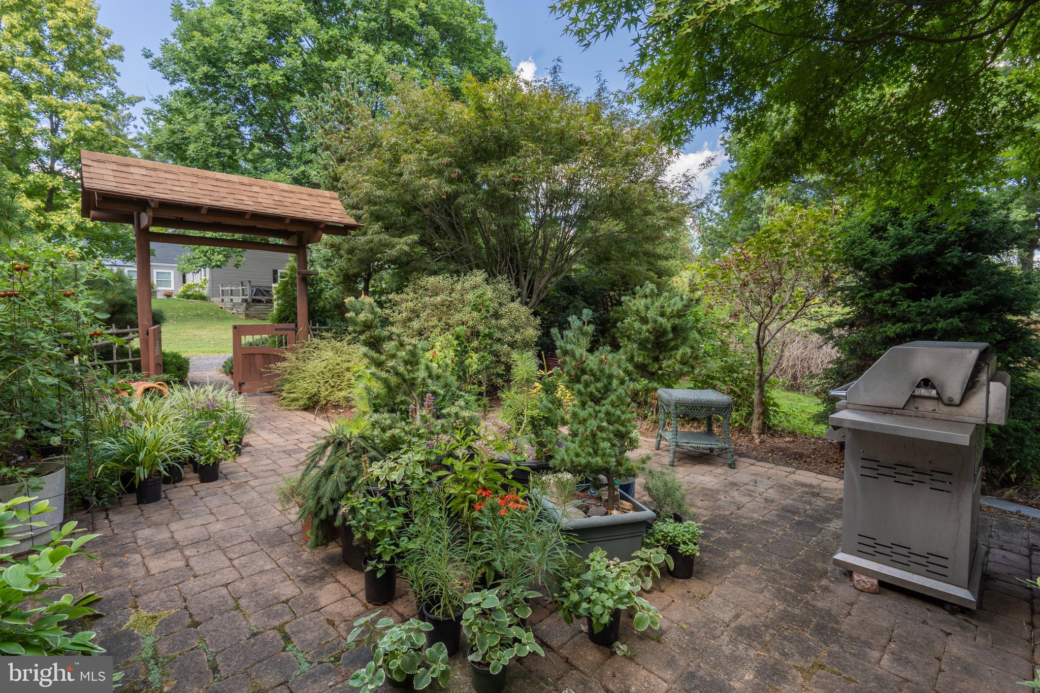 1008 Cowpath Road Hatfield, PA 19440 - Photo 6 of 65 Front garden patio area