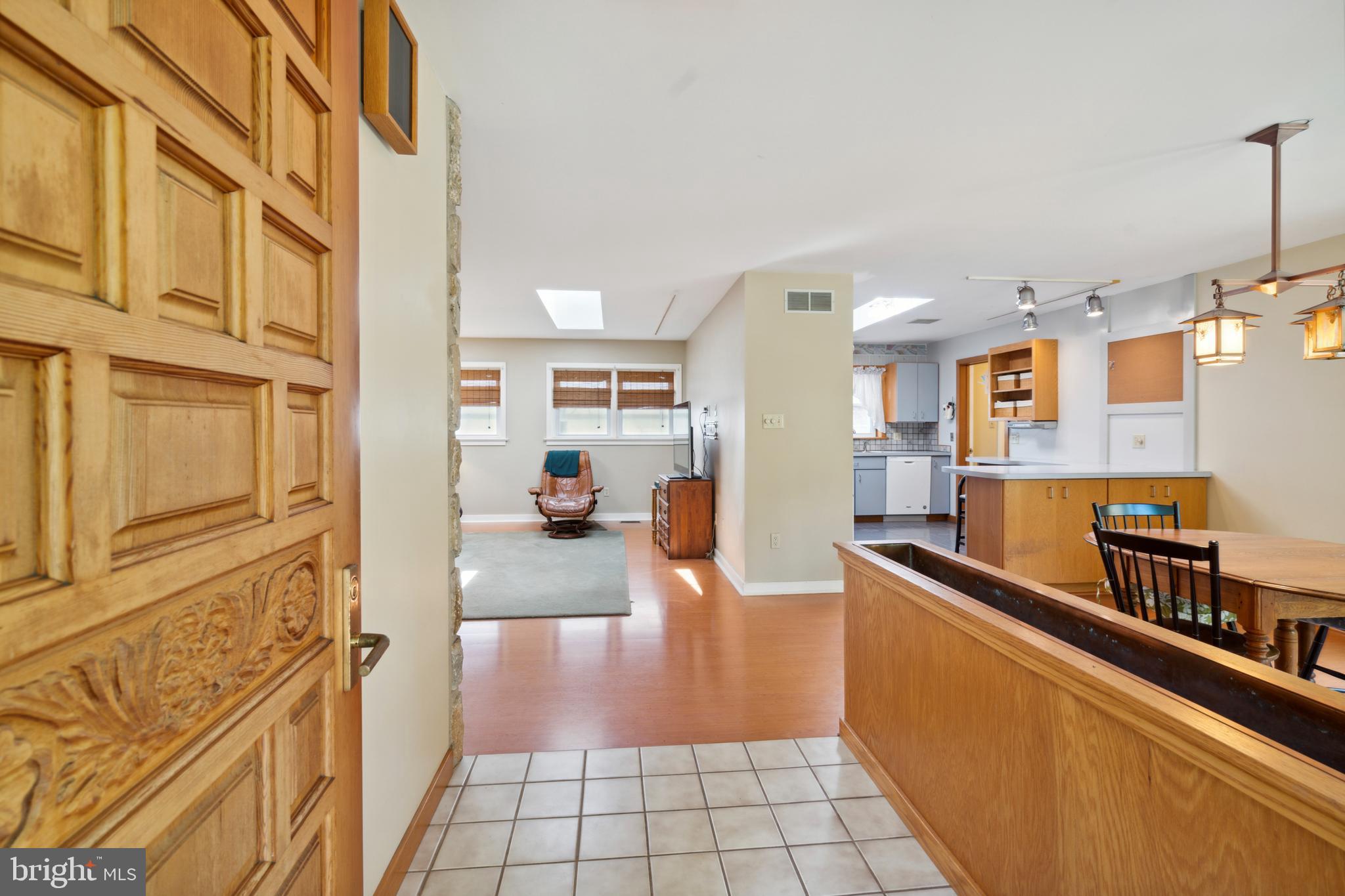 1008 Cowpath Road Hatfield, PA 19440 - Photo 10 of 65 Foyer entry