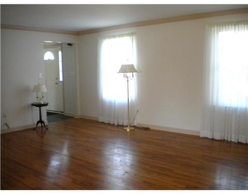 9832 Woodland Road North Pittsburgh, PA 15237 - Photo 6 of 9 Living Room.