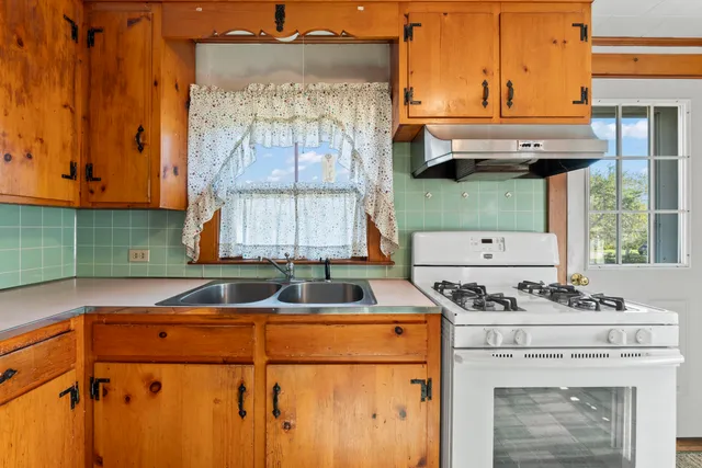 $1,395,000 | 835 Ocean Avenue, Wells, ME 04090