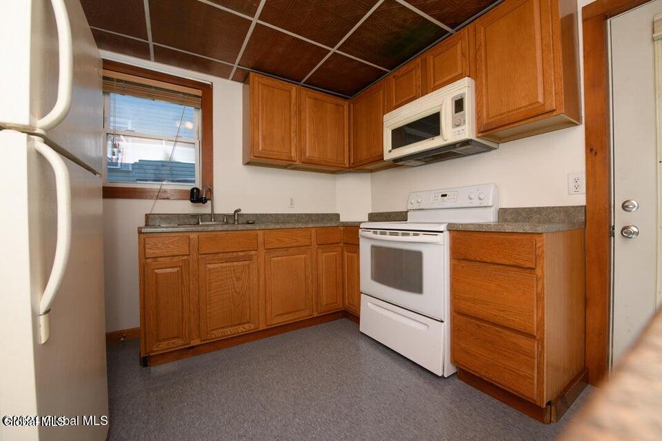 166 Old Loudon Road Colonie, NY 12110 - Photo 12 of 25 20240531130307279176000000-o